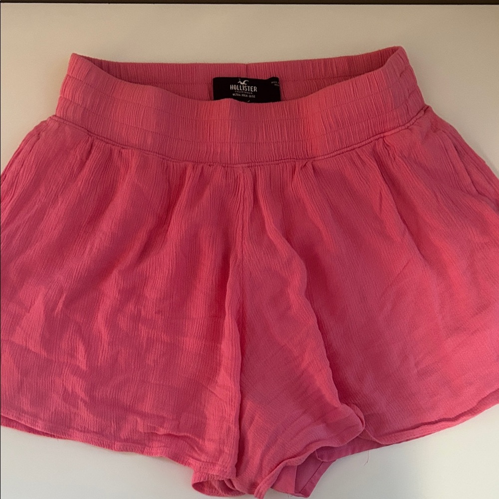 Hollister Ultra High Rise Flowy soft shorts